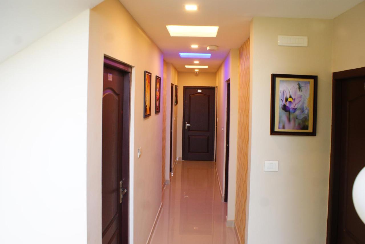 Collection O 8267 Galaxy Inn Kochi Exterior foto