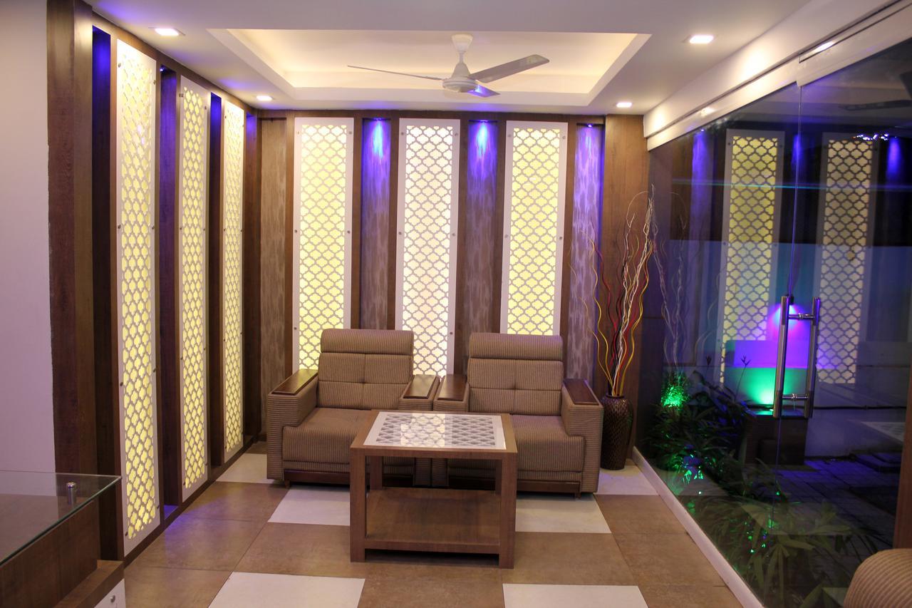 Collection O 8267 Galaxy Inn Kochi Exterior foto